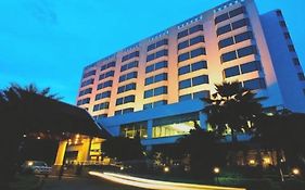 โรงแรมลายทอง